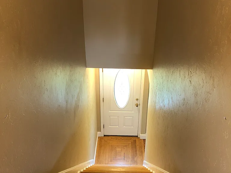 410 Sanford Rd — Photo 17
