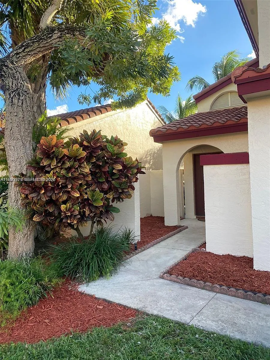 Building Photo - 18120 NW 63rd Ct