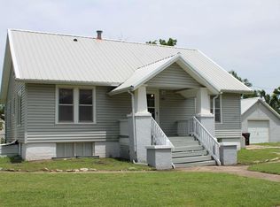 218 W 2nd St, Galva, KS 67443