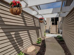 319 Walden Green Rd UNIT 319, Branford, CT 06405