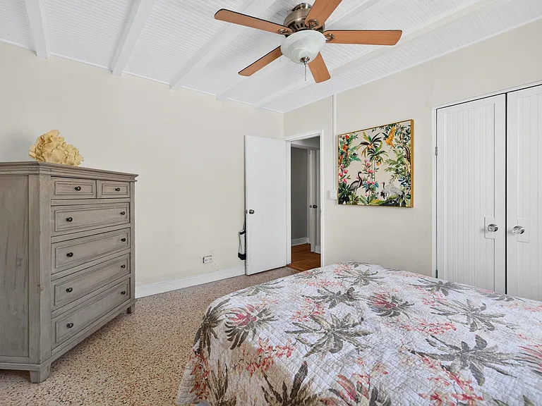 601 NE 14th Pl — Photo 20