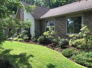 15 Shingle Mill Rd, Rochester, NY 14609