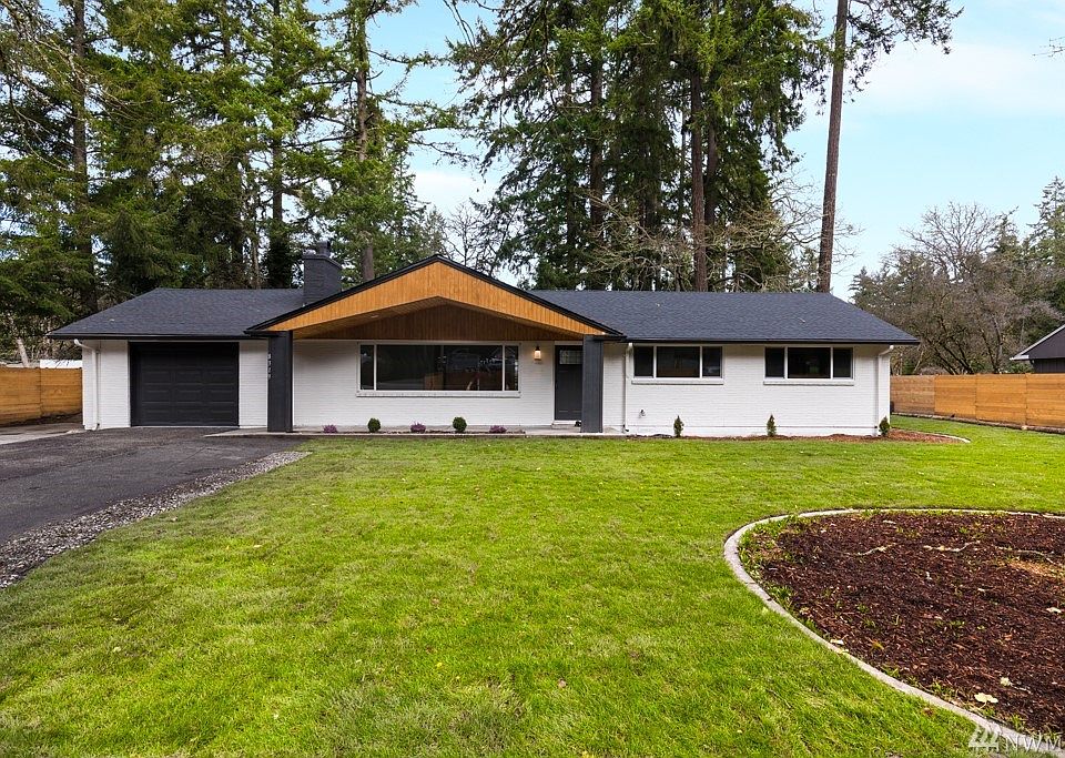 1st image of 8319 104th St SW