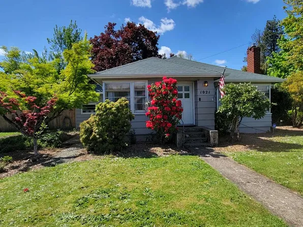 1021 S 6th St, Cottage Grove, OR 97424