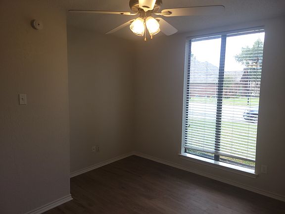 4th image of 331 Dogwood Dr