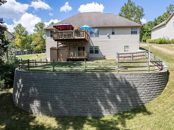 3rd image of 20968 Crestview Ct