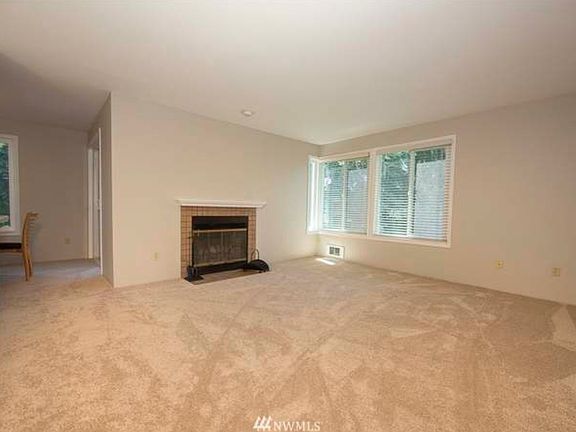 5th image of 10329 Meridian Ave N Unit B403