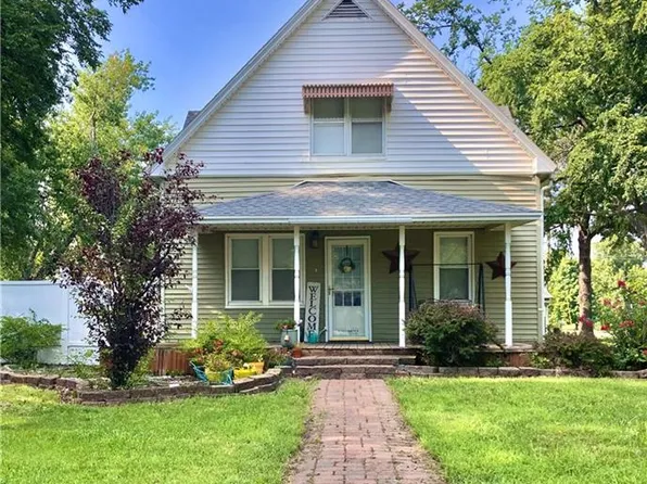 434 Nebraska Ave, Le Roy, KS 66857