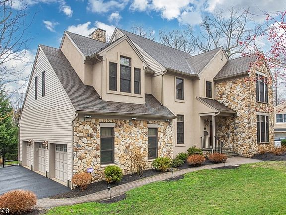 2nd image of 105 Ely Rd