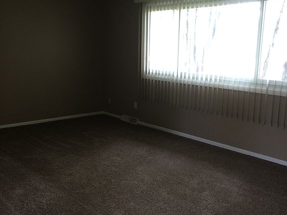 3rd image of 20824 Eveleth St NE