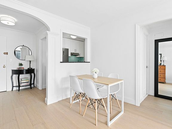 4th image of 7 E 14th St APT 1415