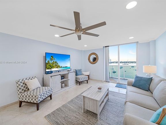 4th image of 7928 West Dr #Penthouse 8