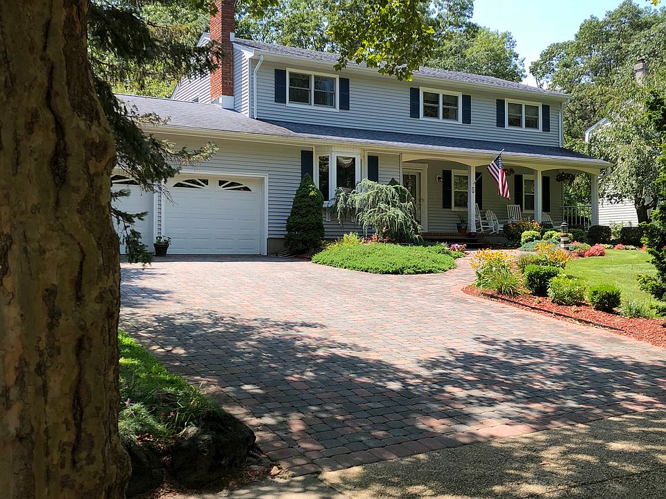2nd image of 16 Dorchester Dr