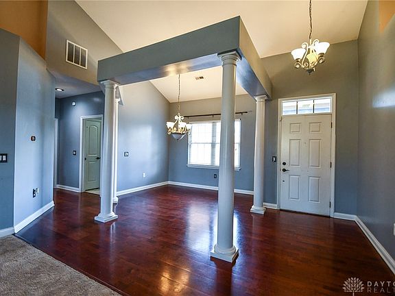 4th image of 730 Deerhurst Dr