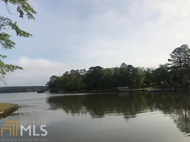 1st image of 239 W Lakeview Dr NE #77