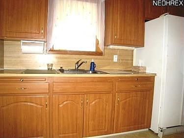 4th image of 1710 Hawthorne Dr