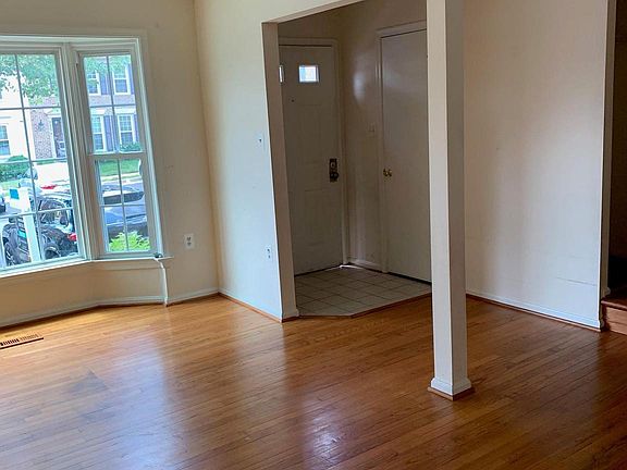 3rd image of 5421 New London Park Dr