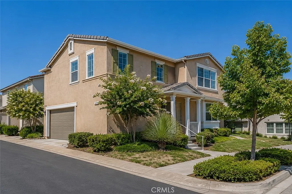3 bed, 2.5 bath, 1849 sqft, $4,500 — Photo 3