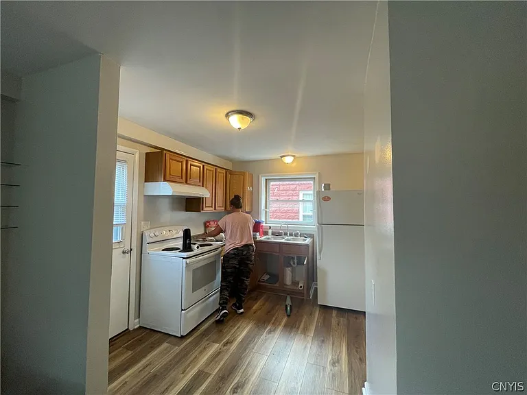 60 Oswego St — Photo 5