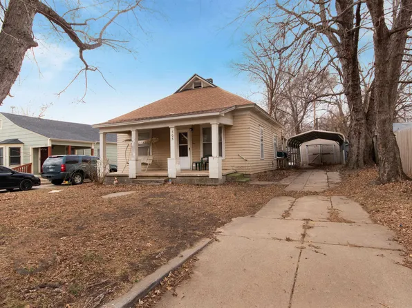 305 E Pine Ave, Arkansas City, KS 67005