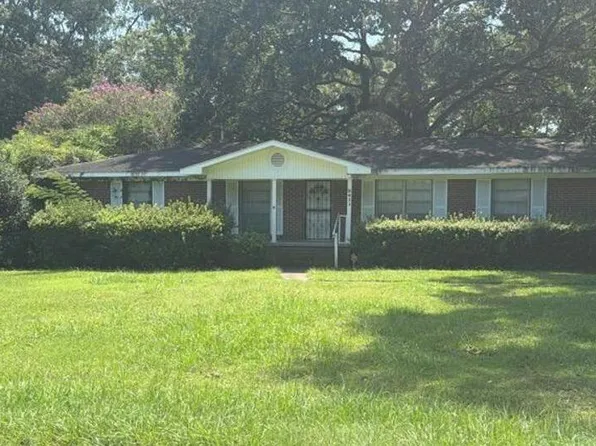 2412 N Vaughan Dr, Mobile, AL 36605