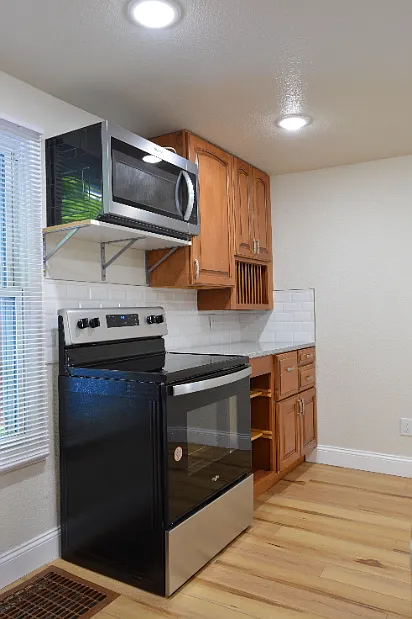 2 bed, 1.0 bath, 1440 sqft, $1,600 — Photo 4