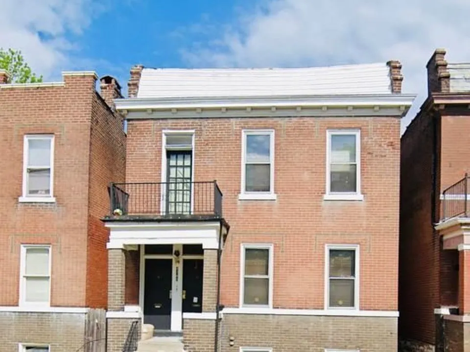 4745 Alaska Ave #2
