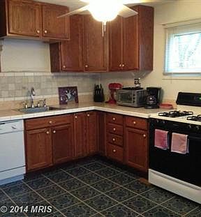 3rd image of 13111 Ardennes Ave