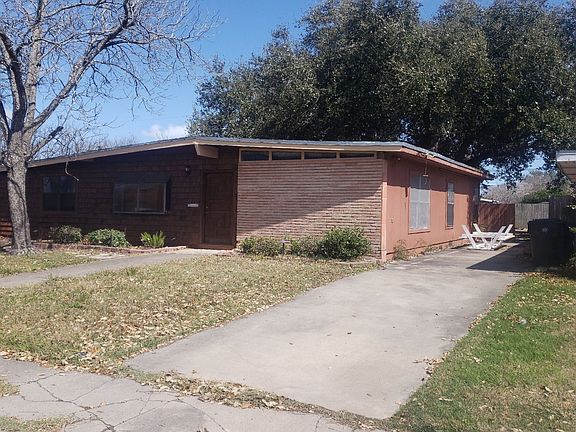 2nd image of 3834 Lincoln St
