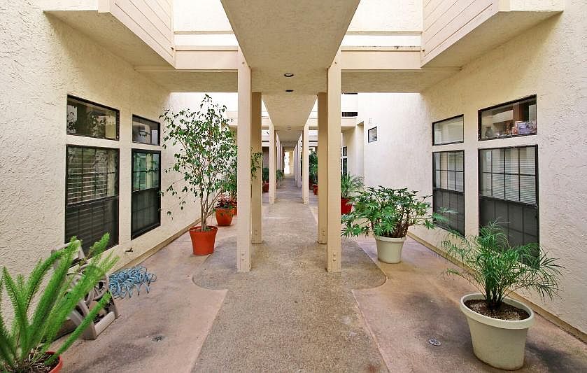 1st image of 270 Dahlia Ave APT 6