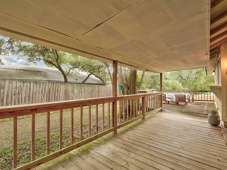 2710 Deeringhill Dr — Photo 4
