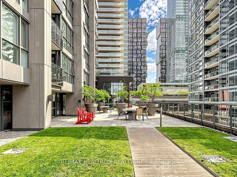 295 Adelaide St W #2405 — Photo 23