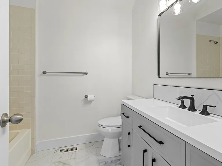802 Heschel St #C — Photo 12