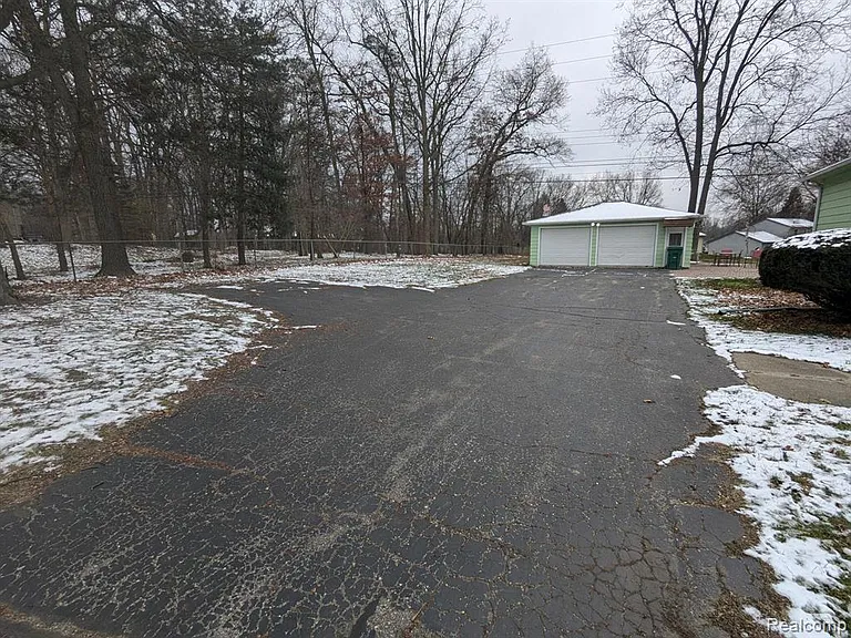 6305 Waldon Rd — Photo 13