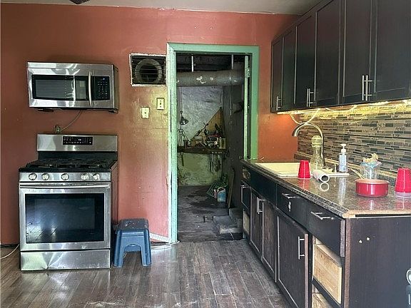 2nd image of 2042 Baltimore Ave