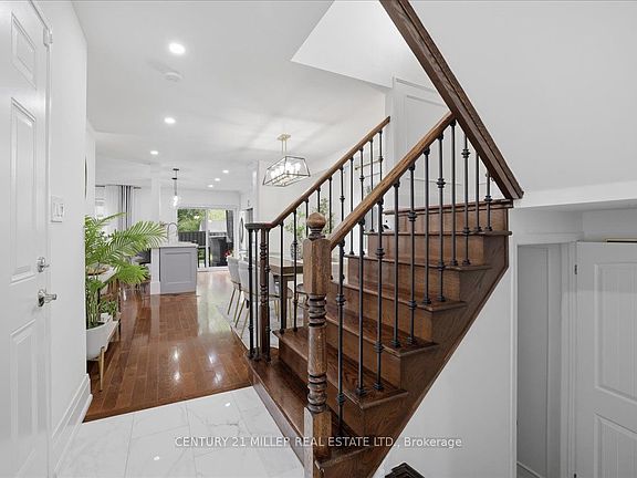 3rd image of 3085 Cardross Ct