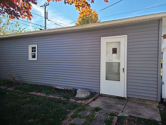 3rd image of 931 Weinland St