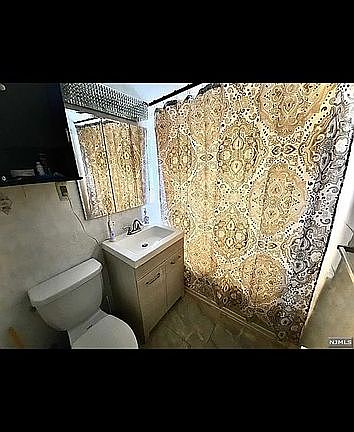 3rd image of 9009 Grand Ave