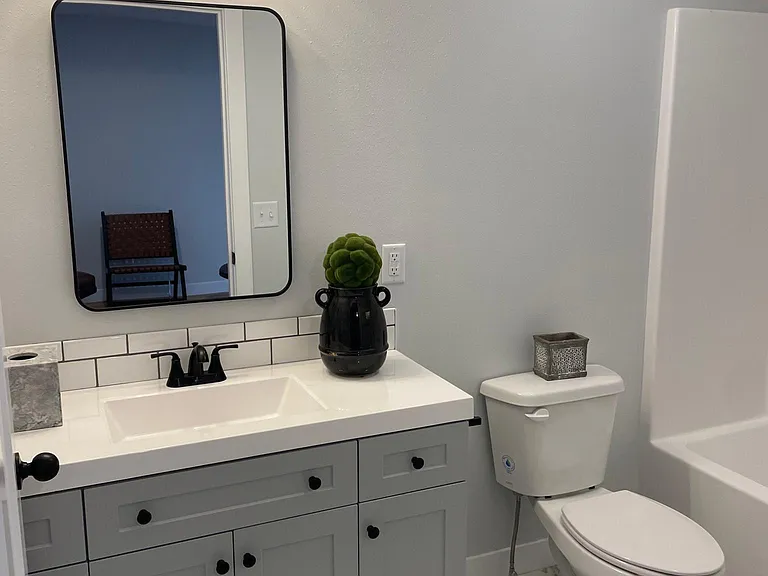 1915 S Maple Tree Ln #1 — Photo 6