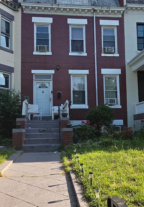 1st image of 1358 Spring Rd NW