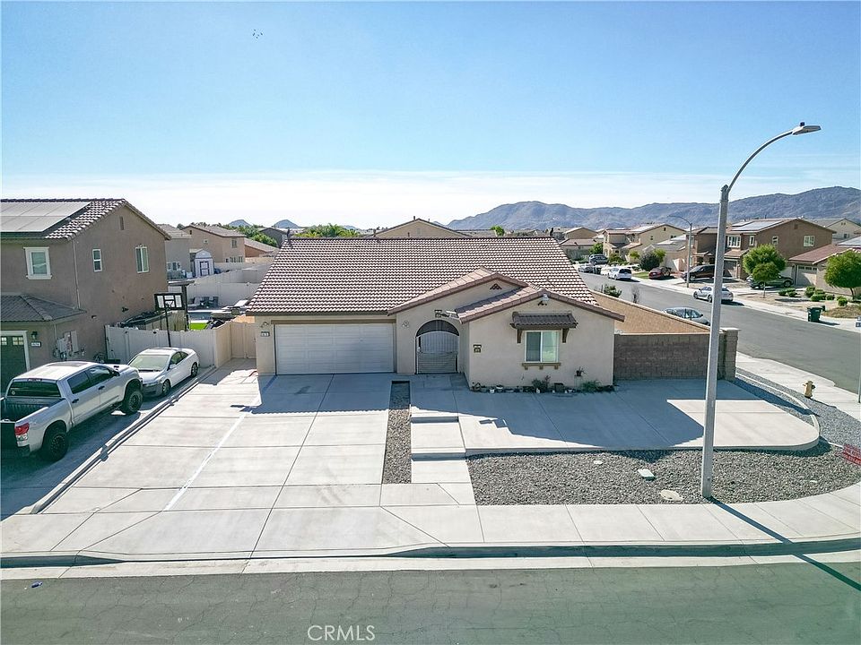 1st image of 1676 Hayloft Pl