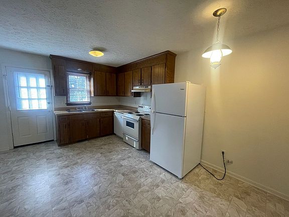 4th image of 139 Deer Creek Dr #B