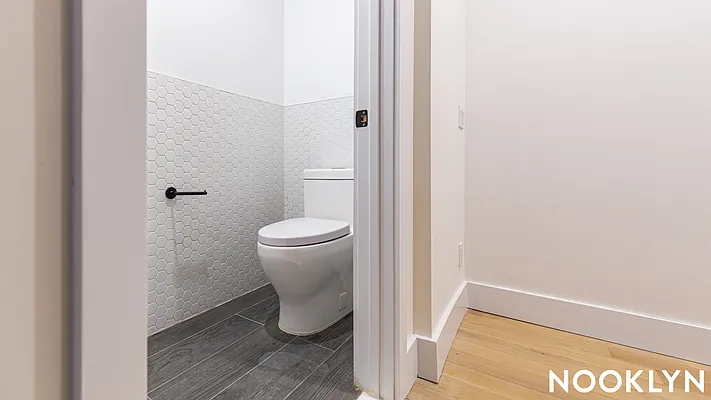 Rented by Nooklyn NYC LLC | media 9