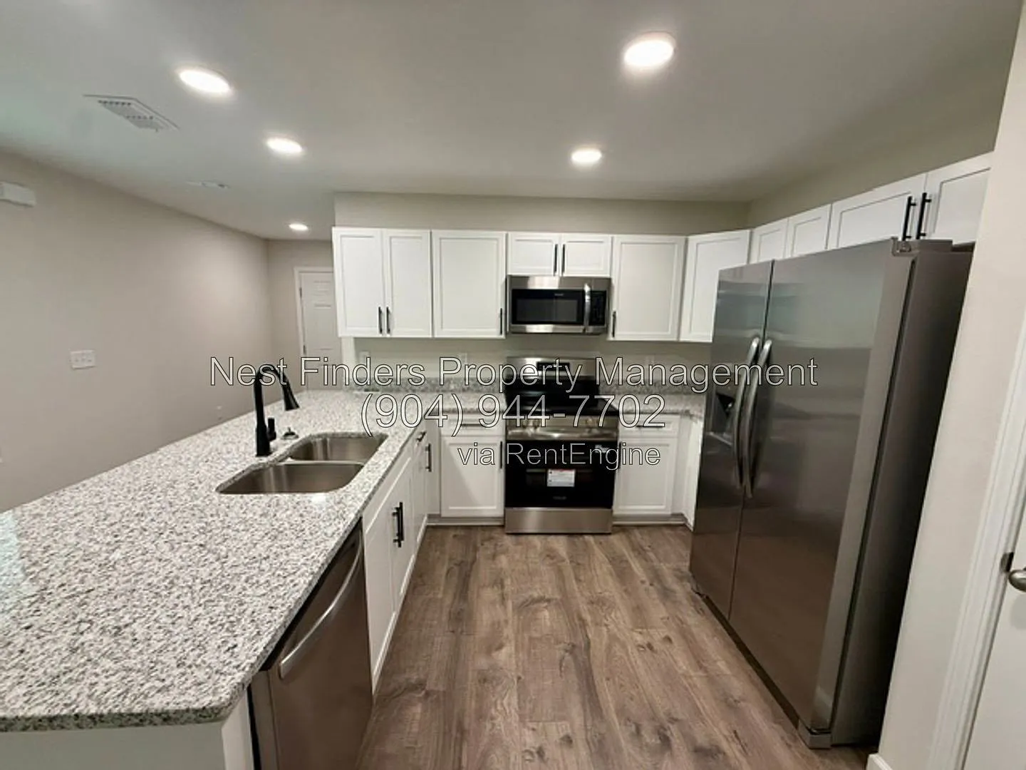 4 bed, 2.5 bath, 1555 sqft, $2,000 — Photo 3
