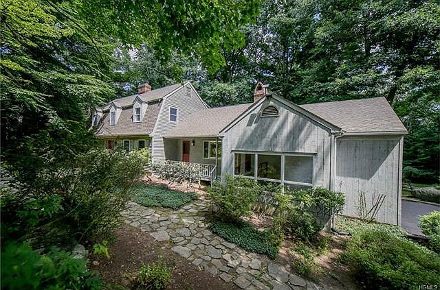 2nd image of 3 Glenbrook Ct