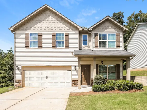 114 Saint Charles Pl, Sharpsburg, GA 30277