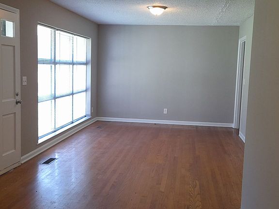 3rd image of 5014 Newport Dr