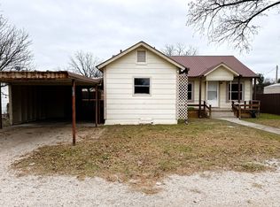 305 S 16th St, Junction, TX 76849