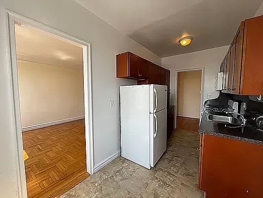 5th image of 694 Lincoln Pl #4