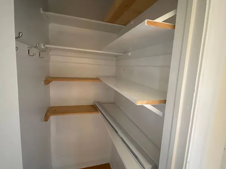 904 Hinman Ave — Photo 13